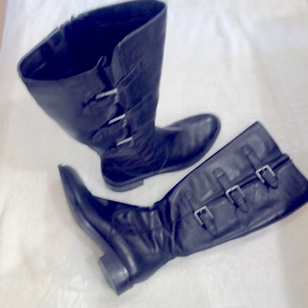 Soft leather boots ,  three buckles you can tighten or loosen !